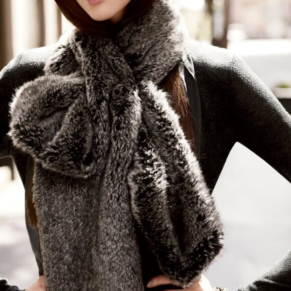 Simply Vera Wang Faux Fur Scarf/Wrap in Grey - Picture 1 of 1